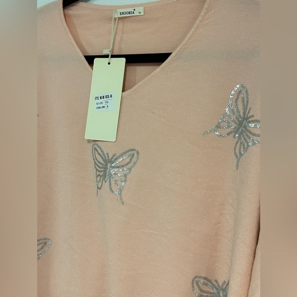 MOEWY Pink Silver Butterfly Embellished Sweater Size “Taille Unique” (One Size) - Picture 2 of 3